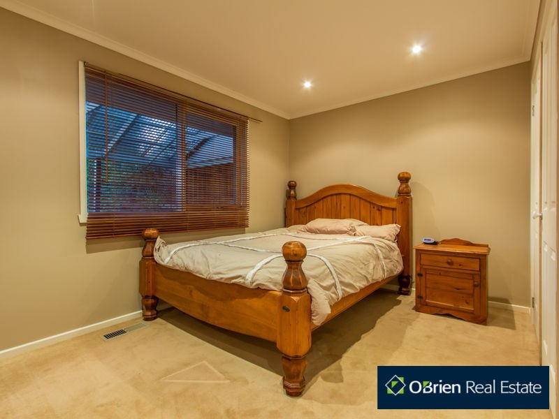 8 Sycamore Street, Langwarrin VIC 3910