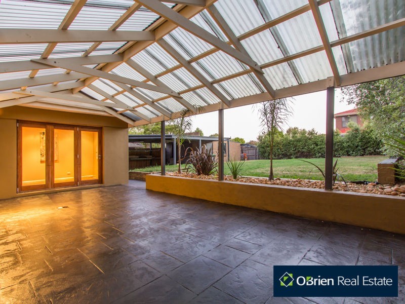 8 Sycamore Street, Langwarrin VIC 3910