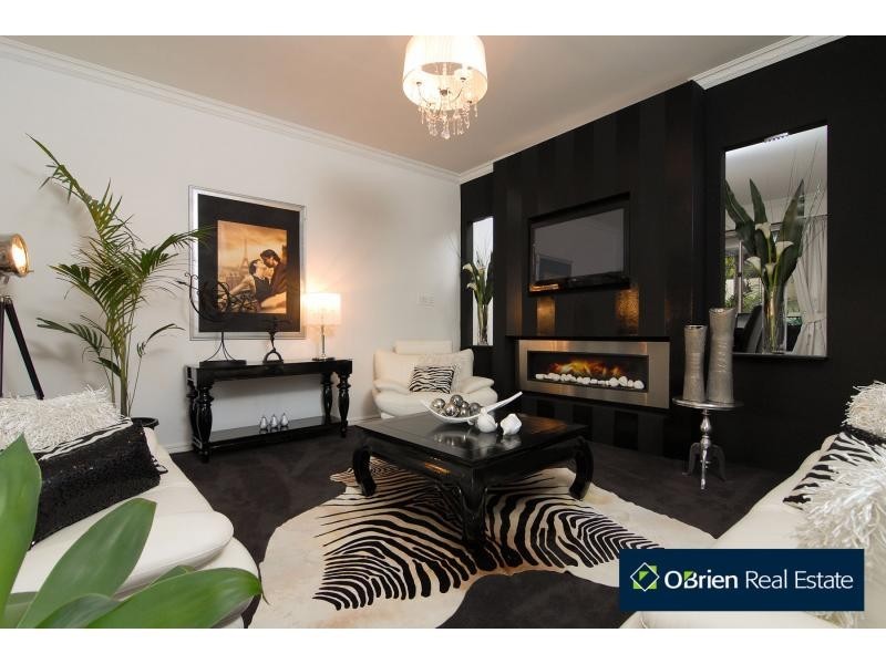 22 Rheanva Street, Berwick VIC 3806