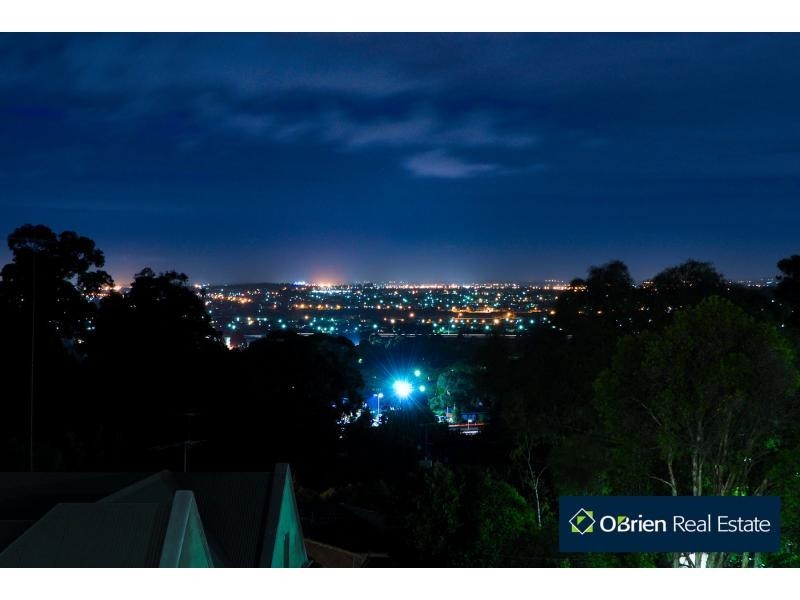 22 Rheanva Street, Berwick VIC 3806