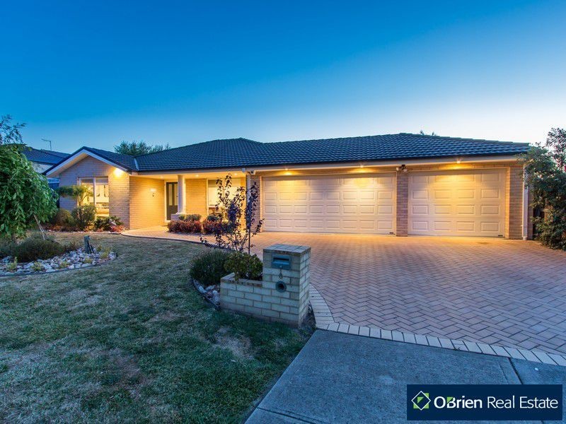 8 Gracehill Mews, Cranbourne VIC 3977