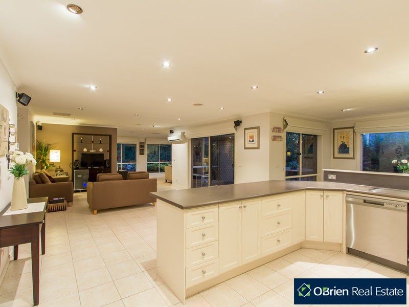 8 Gracehill Mews, Cranbourne VIC 3977