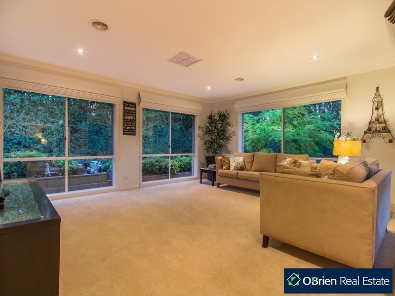 8 Gracehill Mews, Cranbourne VIC 3977