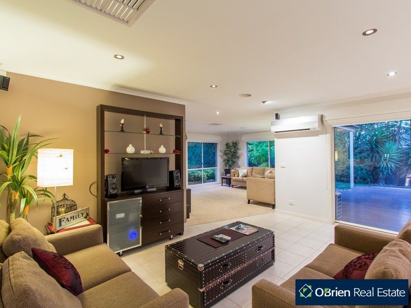 8 Gracehill Mews, Cranbourne VIC 3977