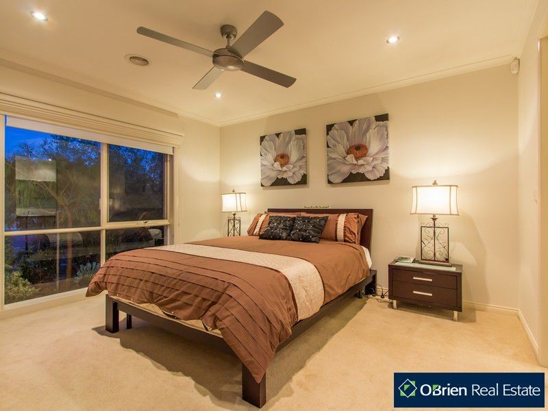 8 Gracehill Mews, Cranbourne VIC 3977