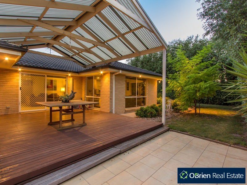 8 Gracehill Mews, Cranbourne VIC 3977