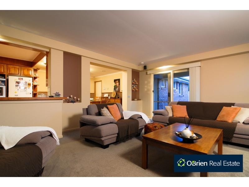 3 Rozzy Parade, Narre Warren VIC 3805