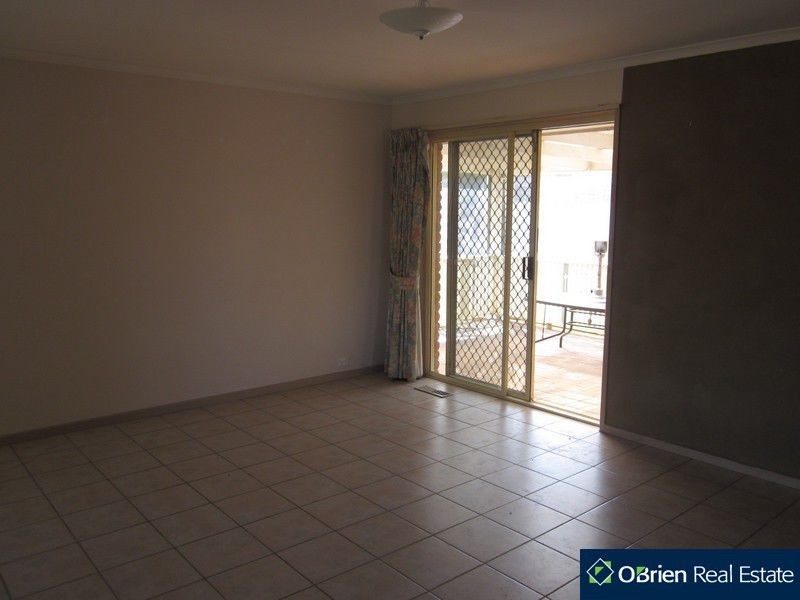 13 Feldspar Court, Narre Warren VIC 3805