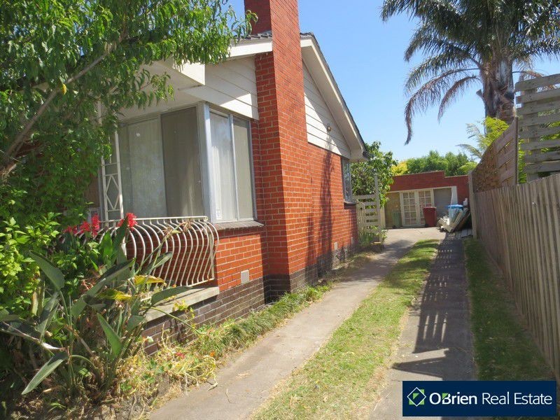 11 Duff Street, Cranbourne VIC 3977