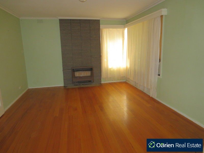 11 Duff Street, Cranbourne VIC 3977