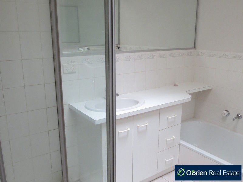 11 Duff Street, Cranbourne VIC 3977