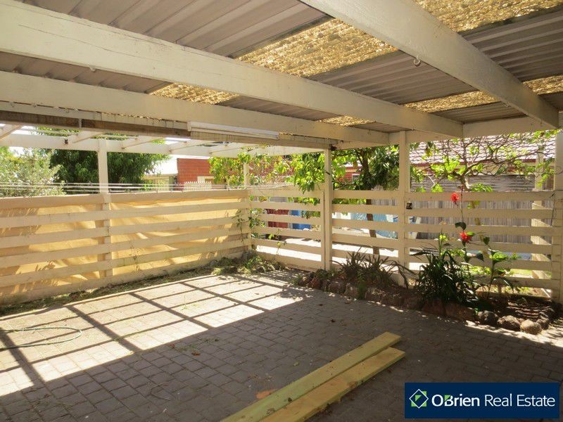 11 Duff Street, Cranbourne VIC 3977