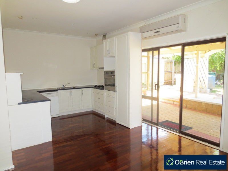 11 Duff Street, Cranbourne VIC 3977