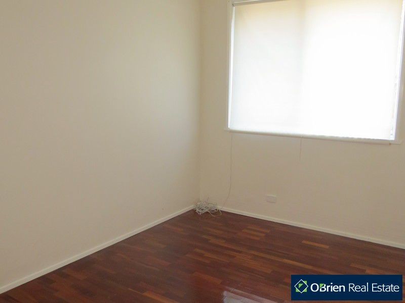 11 Duff Street, Cranbourne VIC 3977