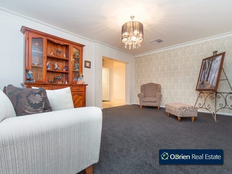 23-24 Carolyn Close, Narre Warren North VIC 3804