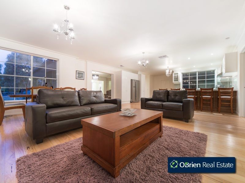 23-24 Carolyn Close, Narre Warren North VIC 3804