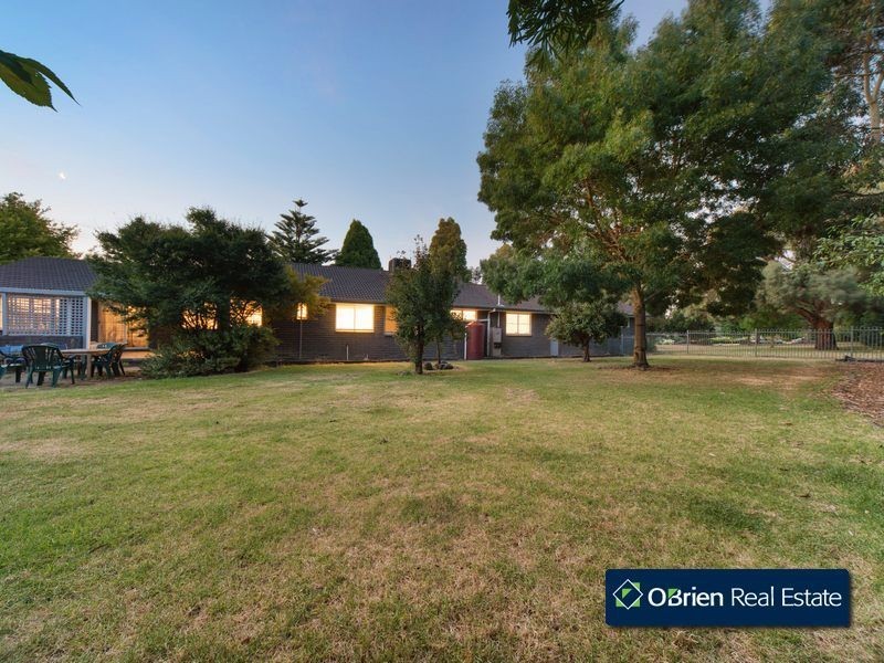 23-24 Carolyn Close, Narre Warren North VIC 3804