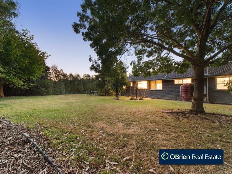 23-24 Carolyn Close, Narre Warren North VIC 3804