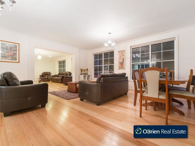 23-24 Carolyn Close, Narre Warren North VIC 3804