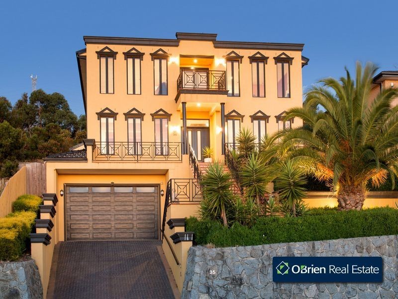 35 Montbrae Circuit, Narre Warren VIC 3805