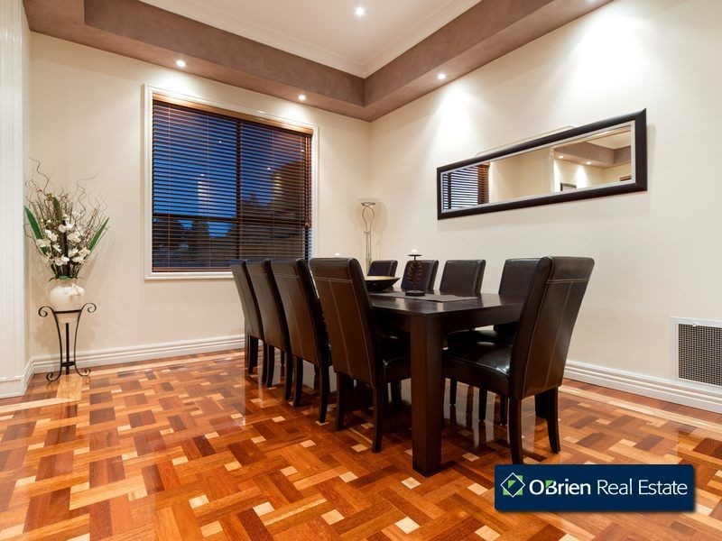 35 Montbrae Circuit, Narre Warren VIC 3805