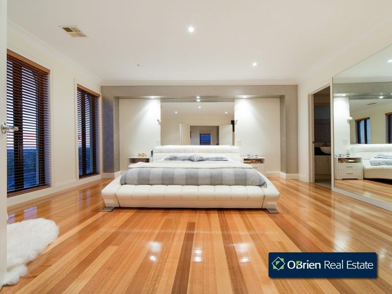 35 Montbrae Circuit, Narre Warren VIC 3805