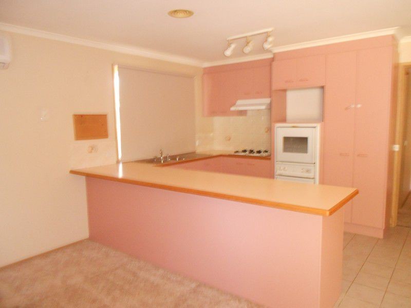 10 Ralph Crescent, Hampton Park VIC 3976