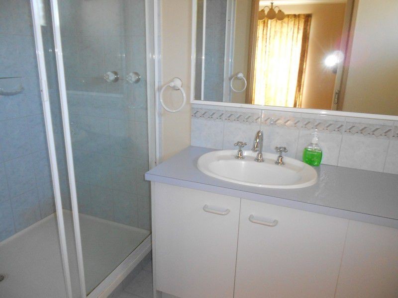 10 Ralph Crescent, Hampton Park VIC 3976