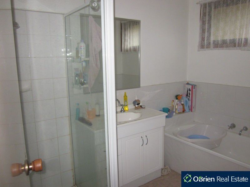 30 Mahon Crescent, Narre Warren VIC 3805