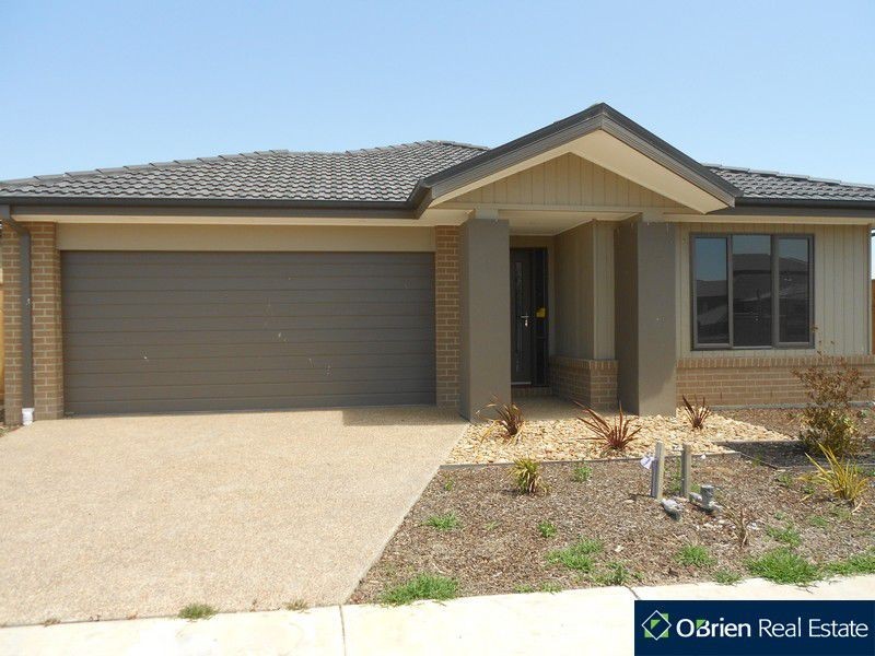 47 John Russell, Cranbourne West VIC 3977