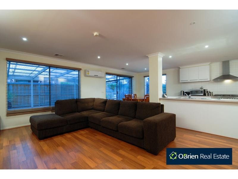 11 Lia Amie Place, Berwick VIC 3806