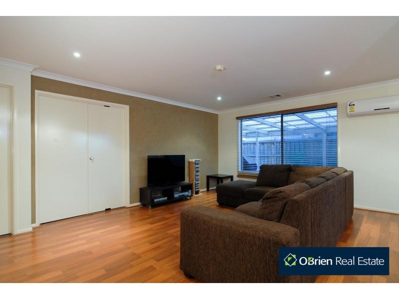 11 Lia Amie Place, Berwick VIC 3806