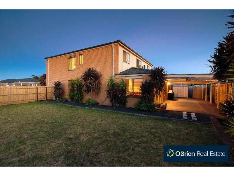 11 Lia Amie Place, Berwick VIC 3806