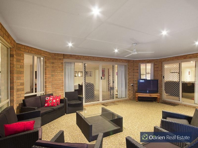 5 Walmac Close, Tooradin VIC 3980