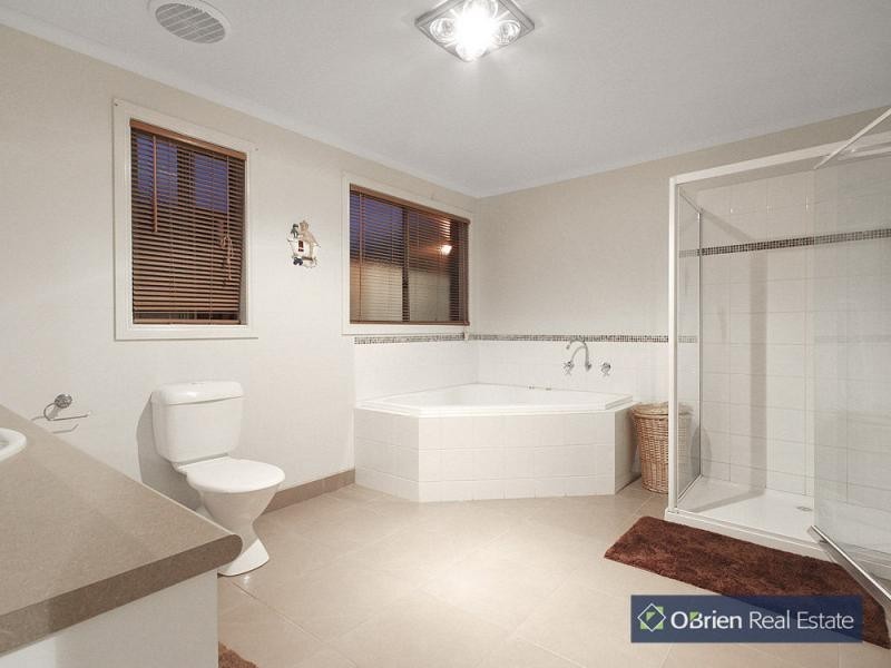 5 Walmac Close, Tooradin VIC 3980