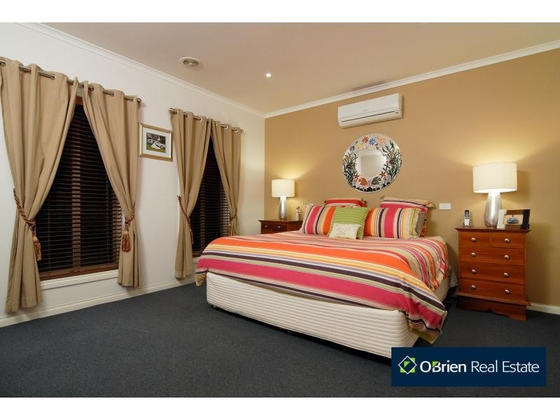 2 Tennyson Close, Berwick VIC 3806