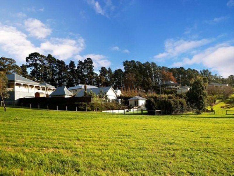 30 Salisbury Road, Beaconsfield Upper VIC 3808