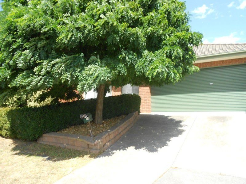 16 Plough Rise, Narre Warren South VIC 3805