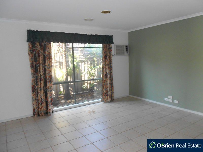 16 Plough Rise, Narre Warren South VIC 3805