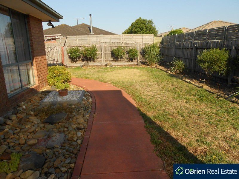 16 Plough Rise, Narre Warren South VIC 3805