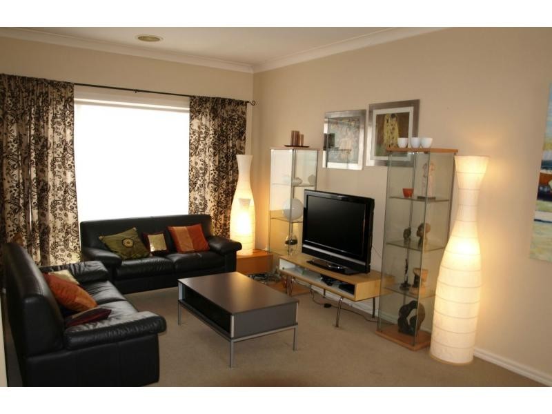 13 Eucumbene Drive, Berwick VIC 3806