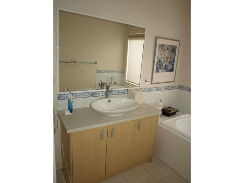 13 Eucumbene Drive, Berwick VIC 3806