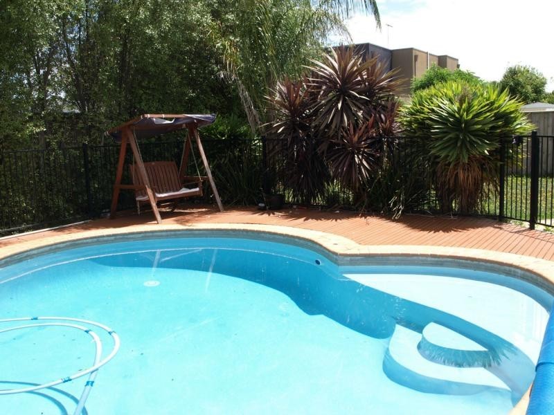 13 Eucumbene Drive, Berwick VIC 3806