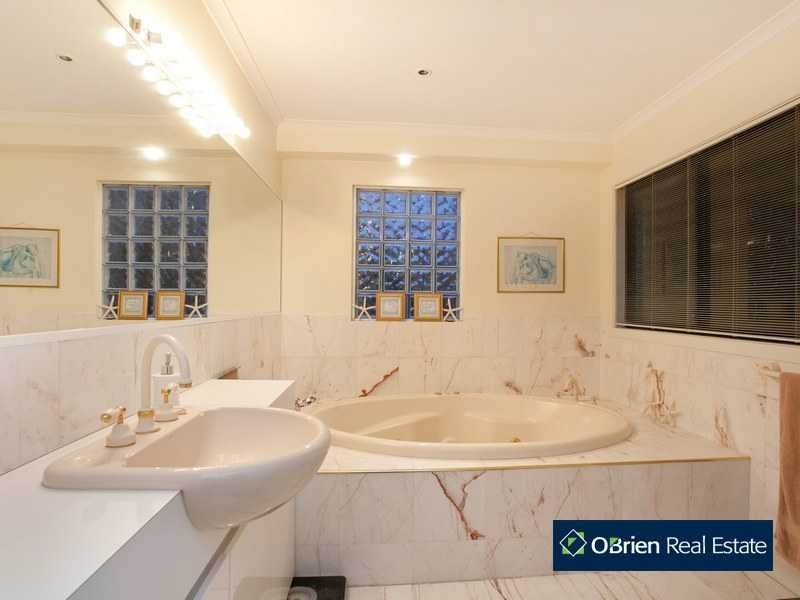 5 Carson Court, Rowville VIC 3178