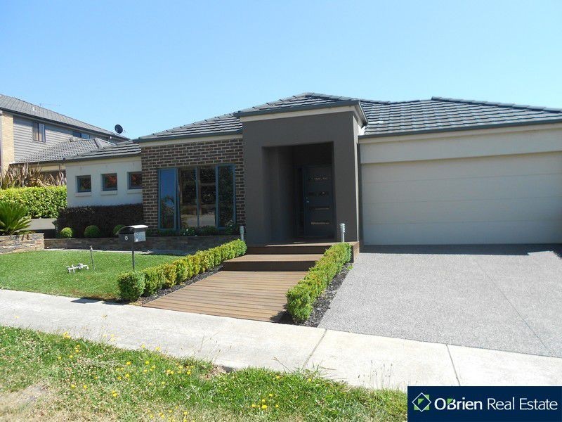 6 Lawton Grove, Berwick VIC 3806