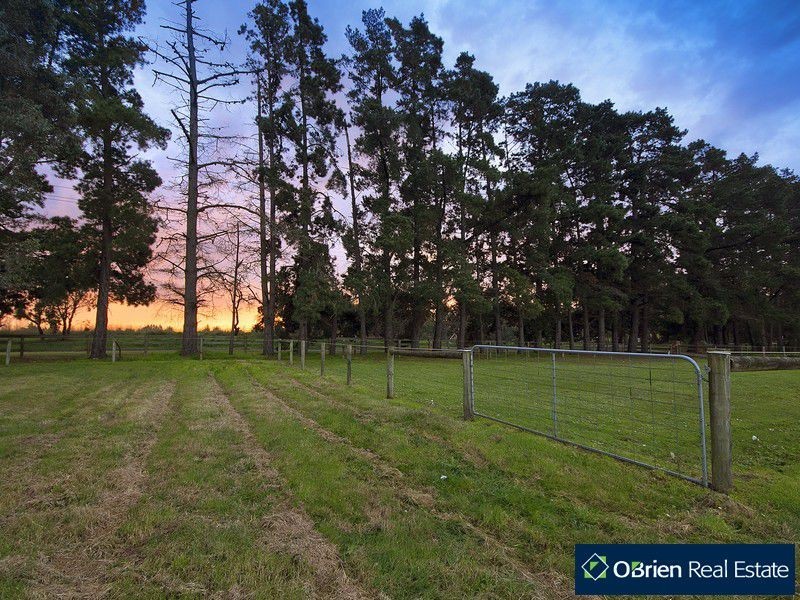 212 Pearcedale Road, Cranbourne South VIC 3977