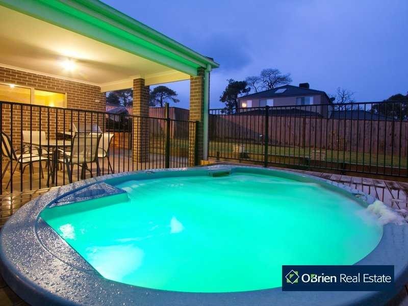 63 Saul Avenue, Berwick VIC 3806