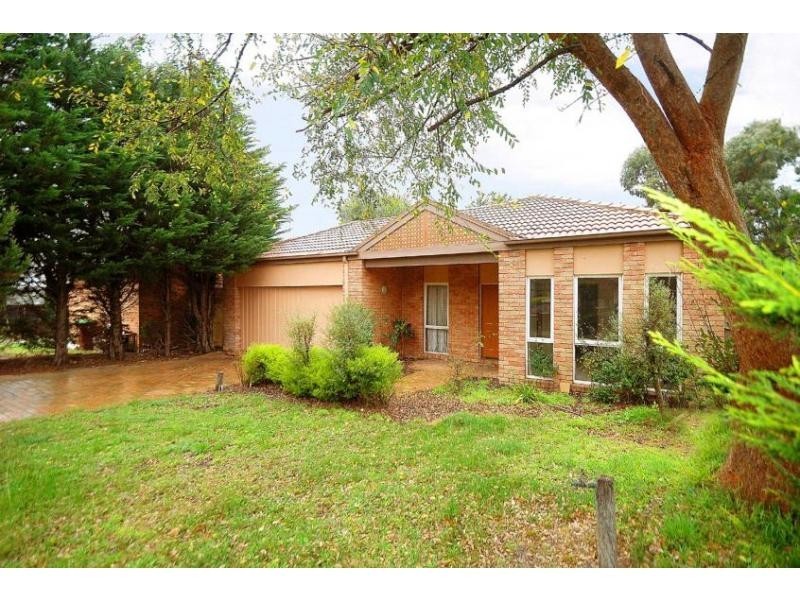 4 Raphael Street, Hallam VIC 3803