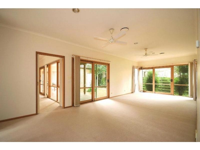 4 Raphael Street, Hallam VIC 3803