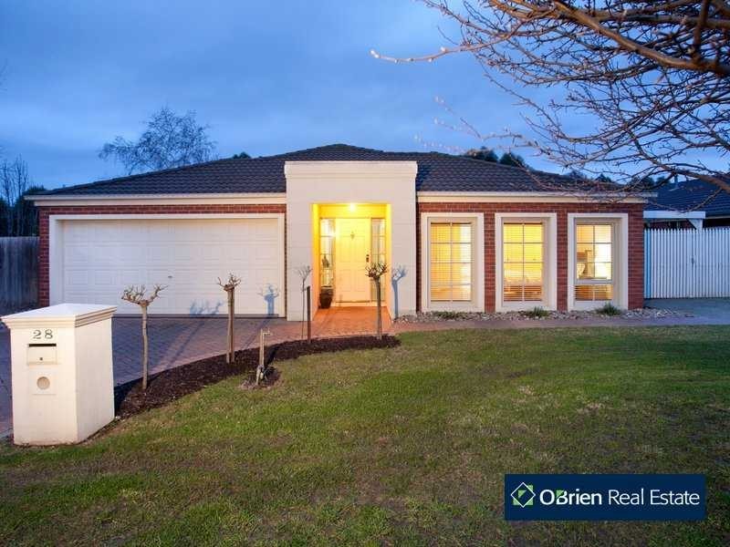 28 Warrenwood Place, Narre Warren VIC 3805